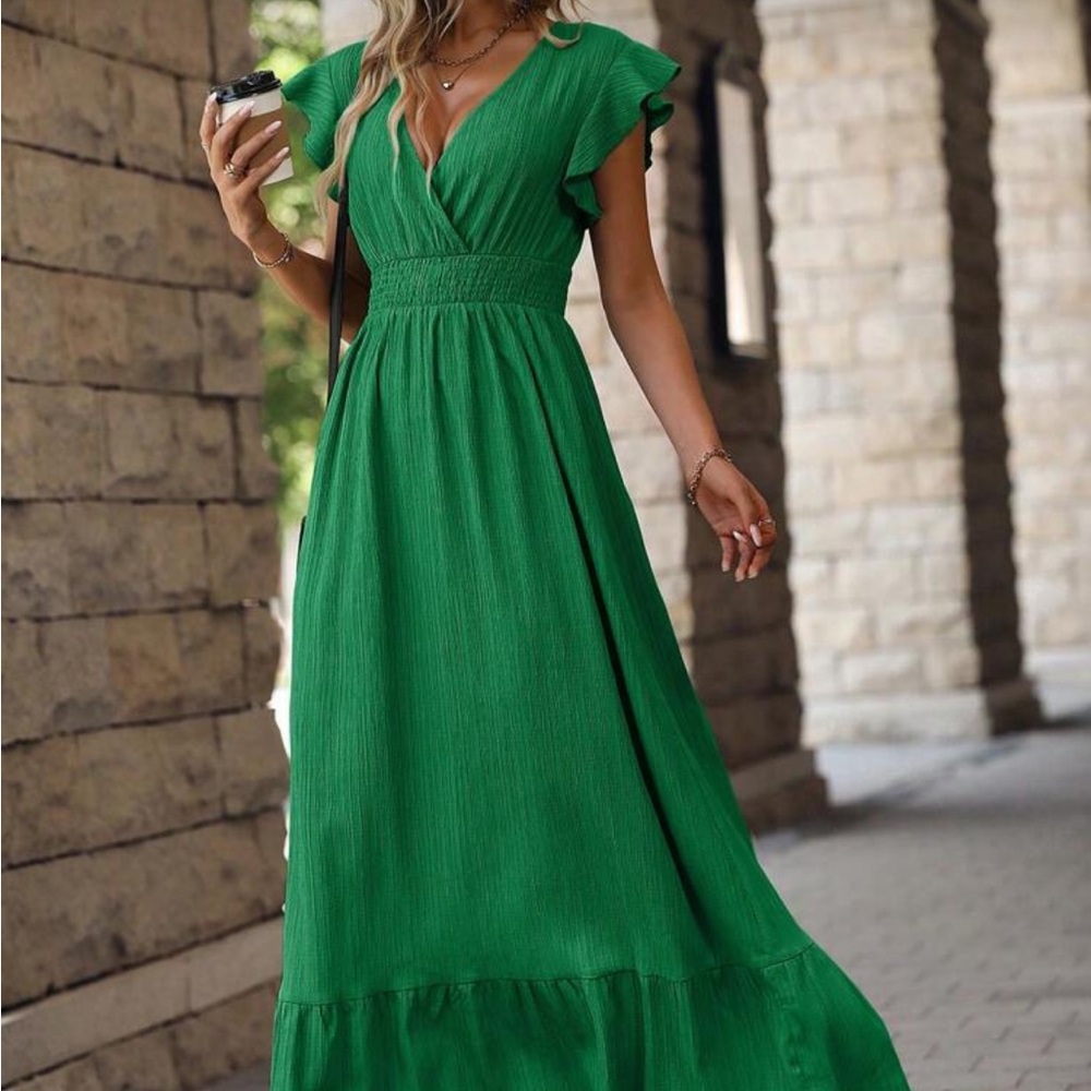 Elegant Green Maxi Dress - Picture 10 of 10